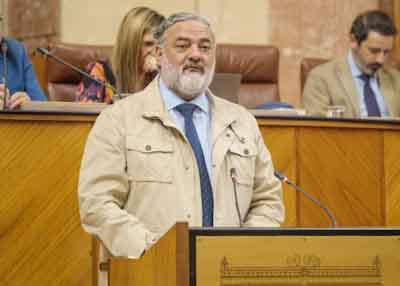 El diputado del Grupo Popular Pablo Garca explica la postura de su grupo parlamentario ante el decreto ley
