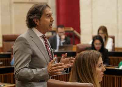 Por el Grupo Parlamentario Vox, el diputado Benito Morillo pregunta a la consejera de Empleo sobre el modelo de gestin integral 