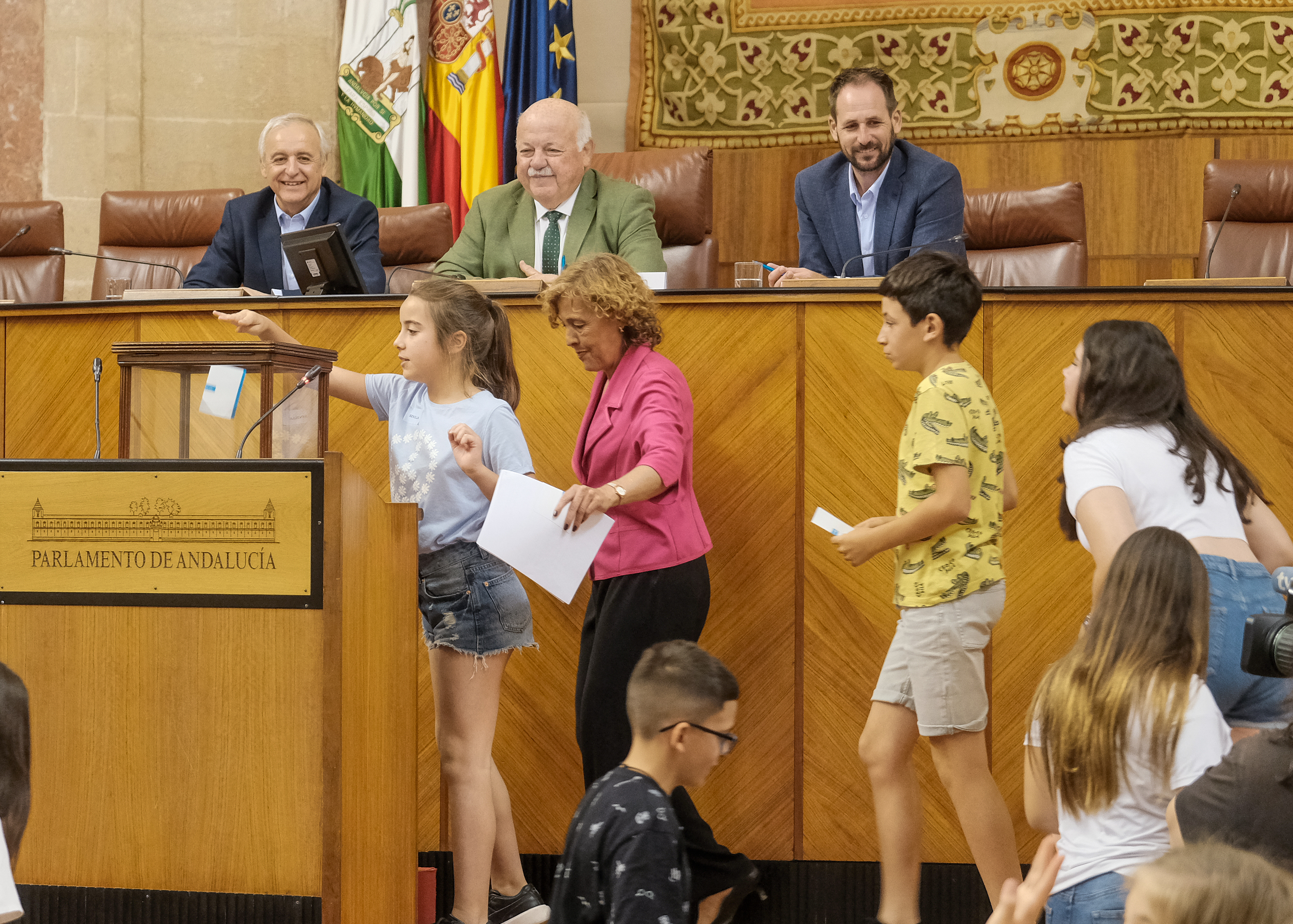 El presidente del Parlamento de Andaluca, Jess Aguirre, participa en el acto organizado por Aldeas Infantiles SOS denominado "Diputados por un Da" 