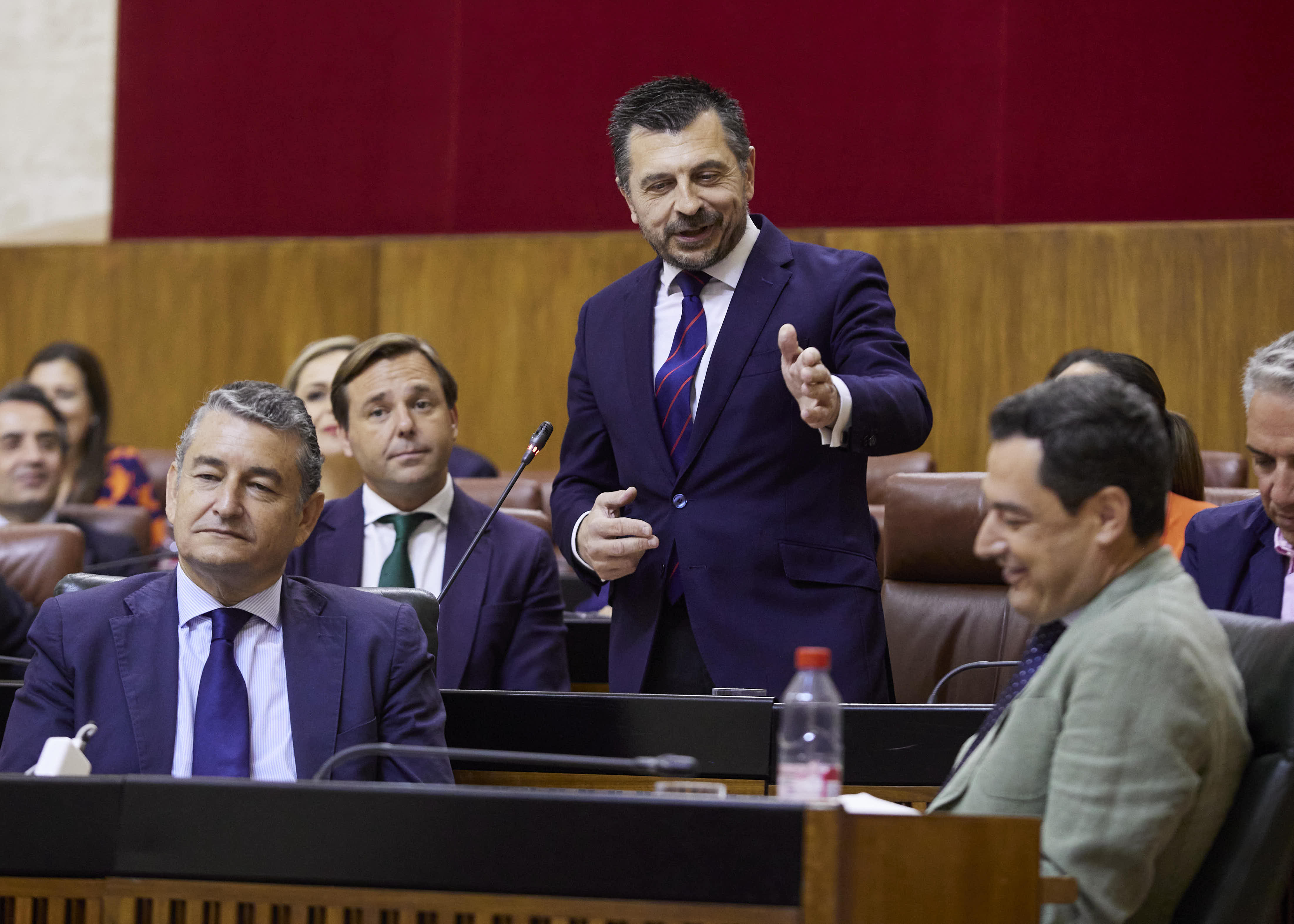 El portavoz del G.P. Popular, Antonio Martn, pregunta al presidente sobre las polticas para el fomento del empleo en Andaluca 