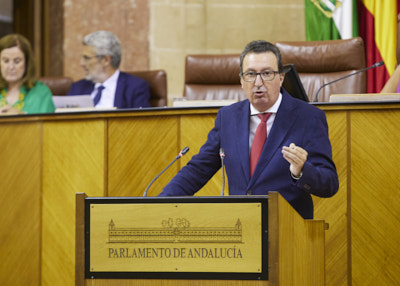 Manuel Andrés González, del Grupo Popular, presenta al Pleno una proposición no de ley de apoyo al sector de los frutos rojos de Huelva 