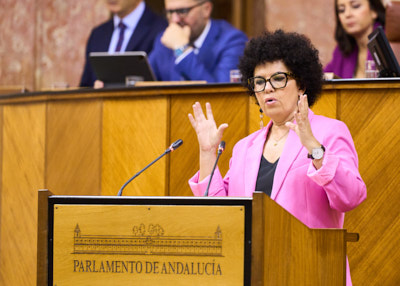   Maribel Mora, diputada del Grupo Mixto-Adelante Andaluca, interviene en el debate sobre el convenio de colaboracin entre la Comunidad Autnoma de Andaluca y la Ciudad Autnoma de Ceuta para el traslado de nios, nias y adolescentes migrantes no acompaados en situacin de contingencia migratoria