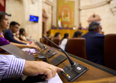  Panel de botones habilitados en los escaos para realizar las votaciones durante  uno de los momentos de votacin 