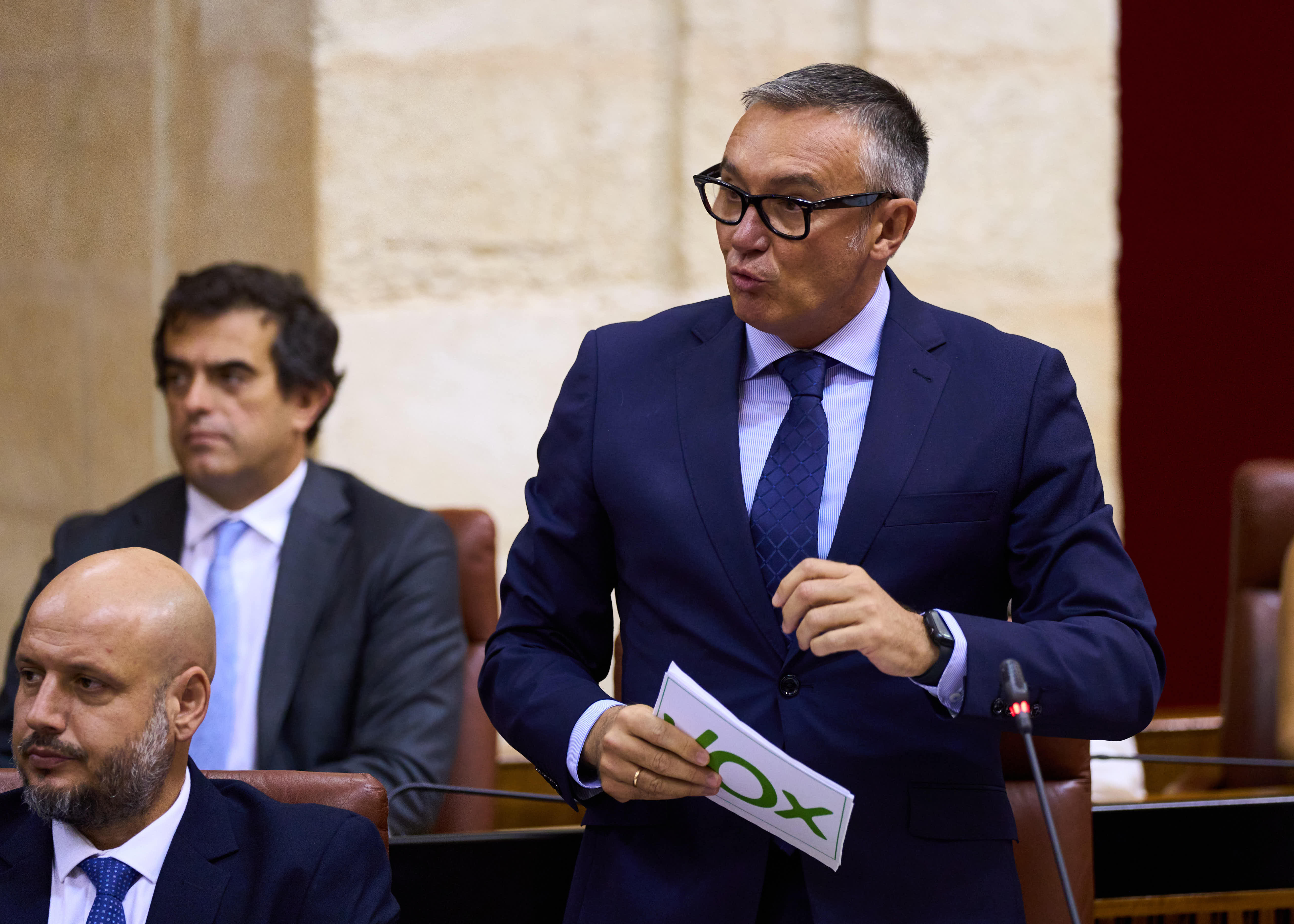   Manuel Gavira, portavoz del Grupo Parlamentario Vox, pregunta al presidente de la Junta de Andalucía sobre presupuestos de Andalucía