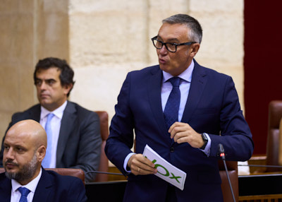   Manuel Gavira, portavoz del Grupo Parlamentario Vox, pregunta al presidente de la Junta de Andaluca sobre presupuestos de Andaluca