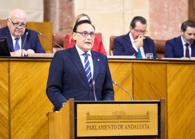  El consejero de Universidad, Investigacin e Innovacin, Jos Carlos Gmez Villamandos, solicita la convalidacin del Decreto-Ley 8/2023, de 24 de octubre, por el que se modifica el artculo 40 del Texto Refundido de la Ley Andaluza de Universidades, aprobado por Decreto Legislativo 1/2013, de 8 de enero