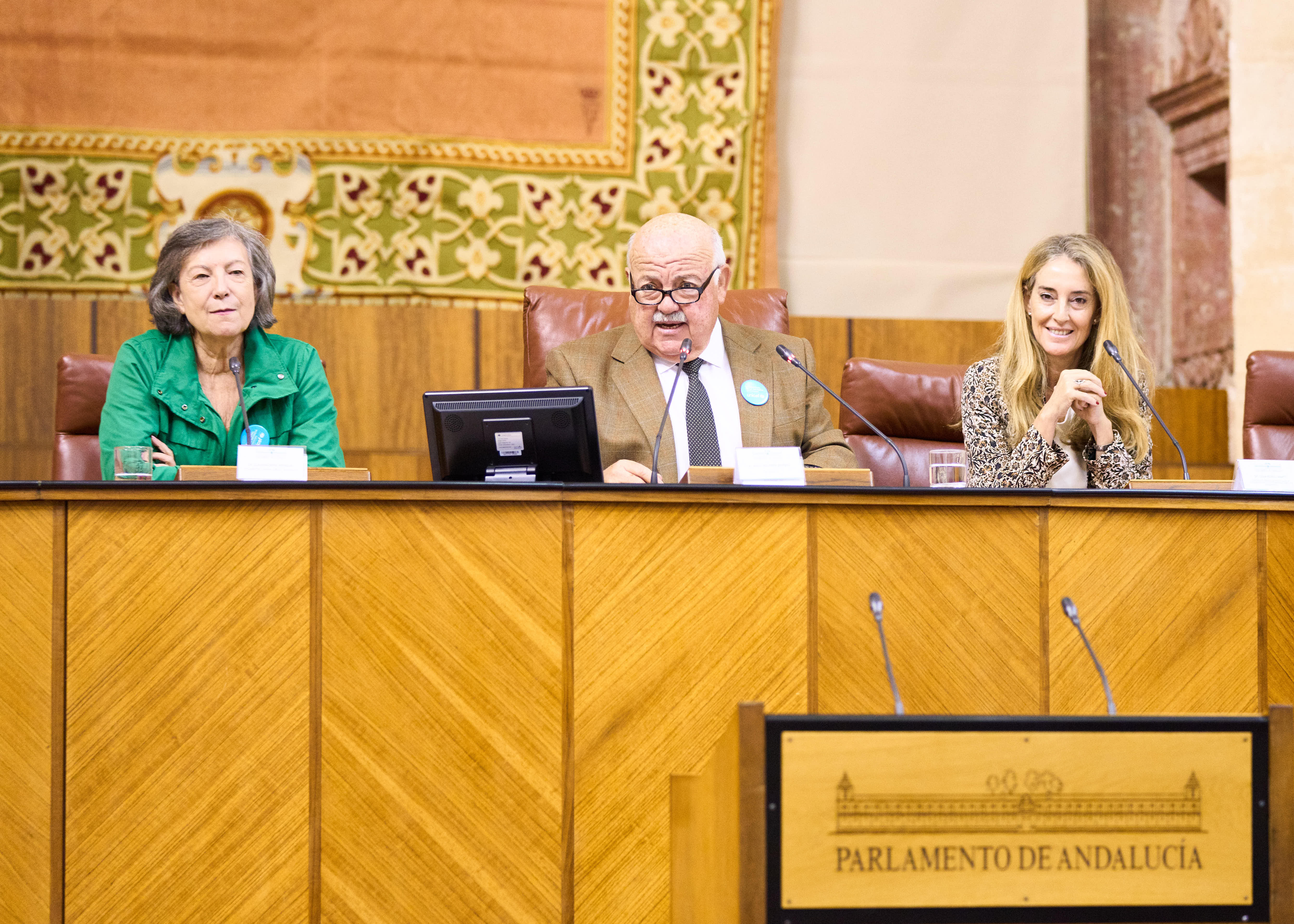  Jess Aguirre, presidente del Parlamento de Andaluca, da la bienvenida a los participantes en el XV Pleno Infantil acompaado de la directora de la Agencia Andaluza de Cooperacin al Desarrollo, Celia Rosell, y la presidenta de UNICEF Comit Andaluca, Claudia Zafra 