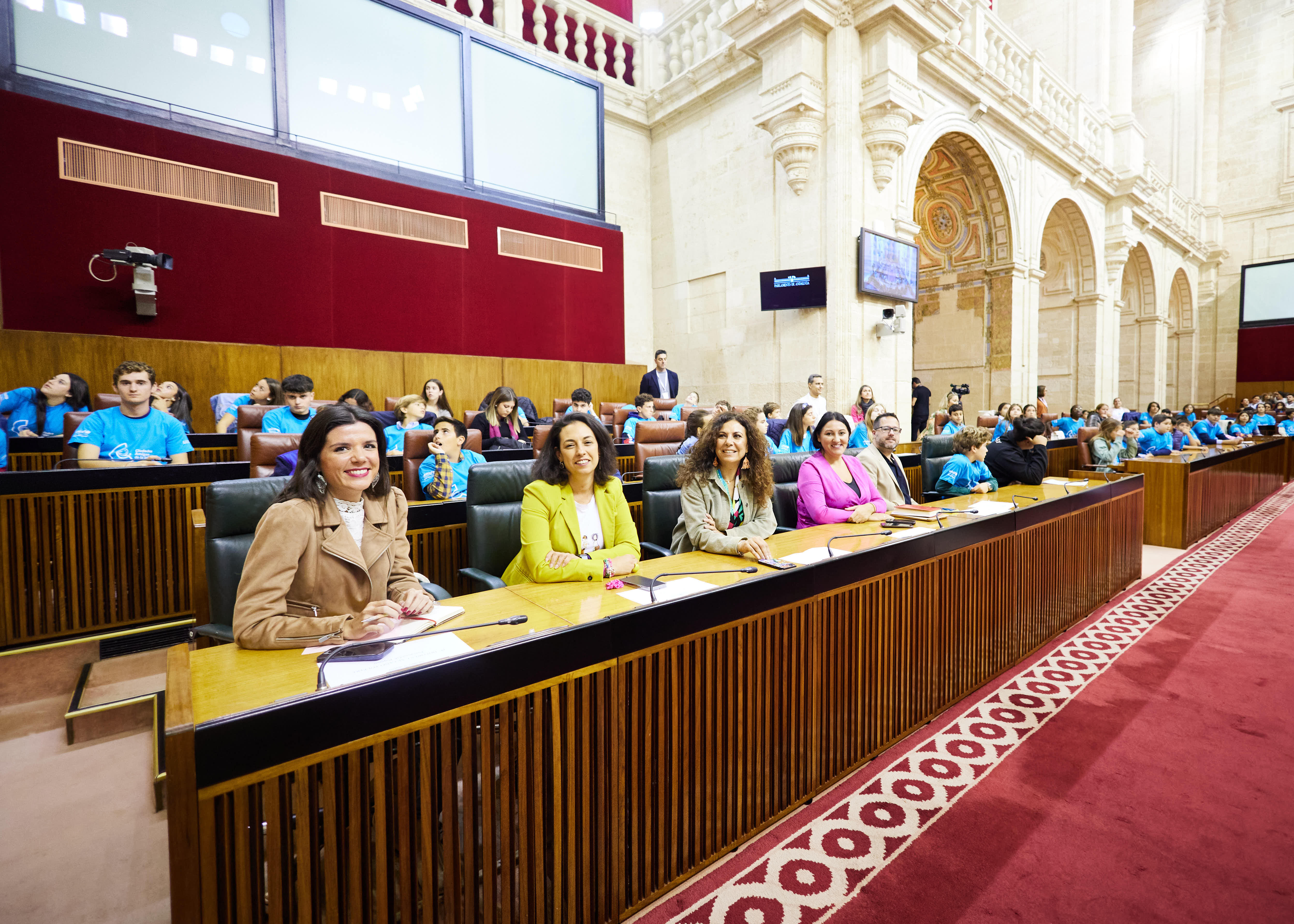  Diputados asistentes que han participado en representacin de los distintos grupos parlamentarios