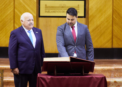  Mateo Hernndez toma posesin como diputado del Grupo Socialista por Almera tras la renuncia de Juan Antonio Lorenzo