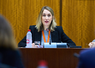   Patricia Garca Luna, representante de la Asociacin ELA Andaluca, durante su comparecencia