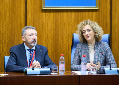 Cristbal Martnez, delegado en Andaluca, Ceuta y Melilla, de la Organizacin de Ciegos Espaoles de Andaluca (ONCE-Andaluca) junto con la presidenta de la Comisin, Rosa Mara Fuentes