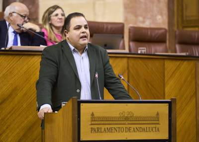  Vctor Torres, del Grupo Socialista, argumenta el criterio de su grupo en el debate de toma en consideracin de la Proposicin de Ley 12-24/PPL-000001