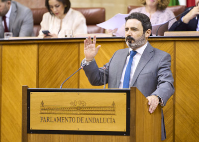  El secretario tercero de la Mesa, Jos Ramn Carmona, ha posicionado al Grupo Popular en el debate sobre la convalidacin del Decreto Ley 3/2024, de 6 de febrero, por el que se adoptan medidas de simplificacin y racionalizacin administrativa 