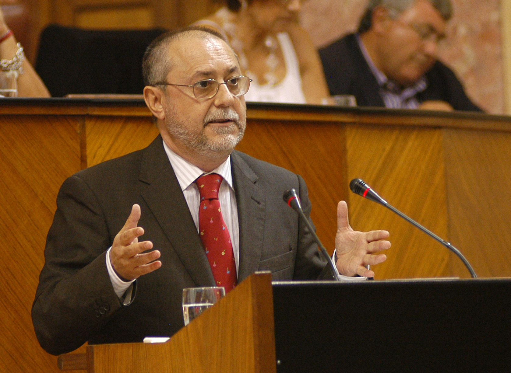 Fidel Mesa expone la postura del Grupo Socialista ante la Ley de Aguas