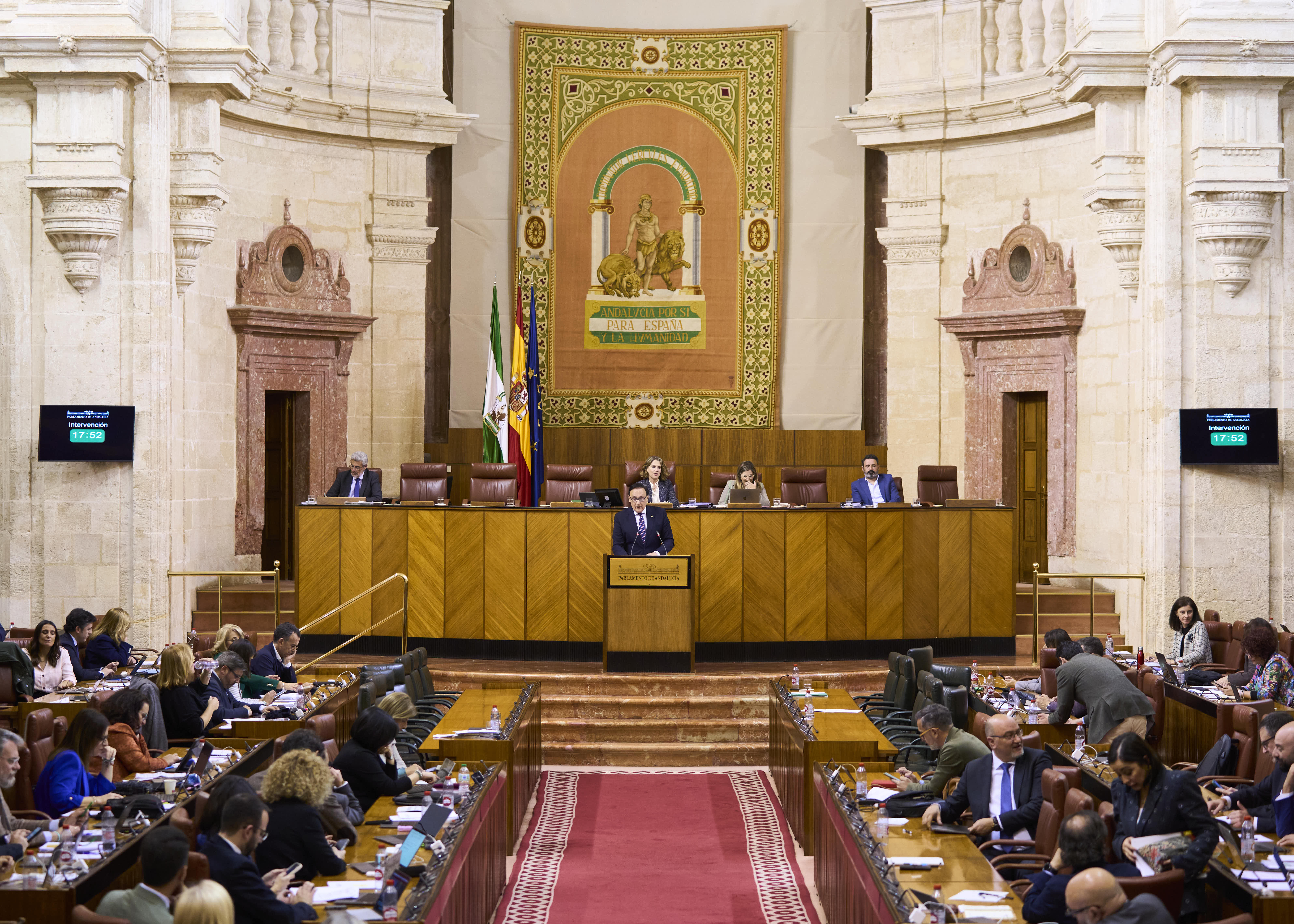  El Pleno del Parlamento de Andaluca, durante la comparecencia del consejero de Universidad, Investigacin e Innovacin, Jos Carlos Gmez Villamandos