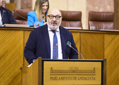Alejandro Hernndez, del Grupo Vox, ha presentado al Pleno una mocin relativa a poltica general en materia de agricultura, ganadera y alimentacin