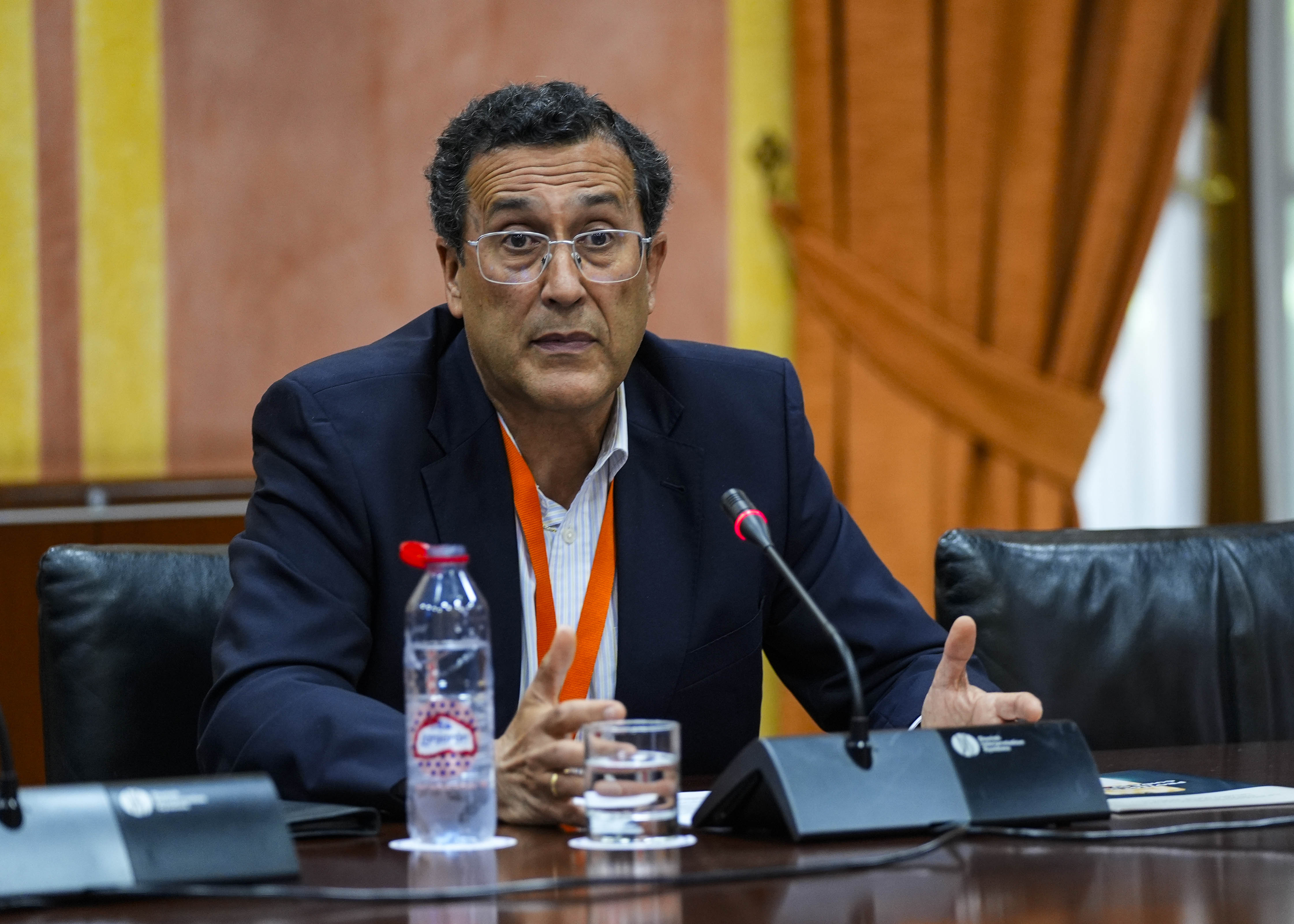 Miguel ngel Gmez, presidente de la Asociacin de Profesionales por la tica, realiza sus aportaciones ante el Grupo de trabajo para garantizar la proteccin de menores ante el acceso a la pornografa en internet