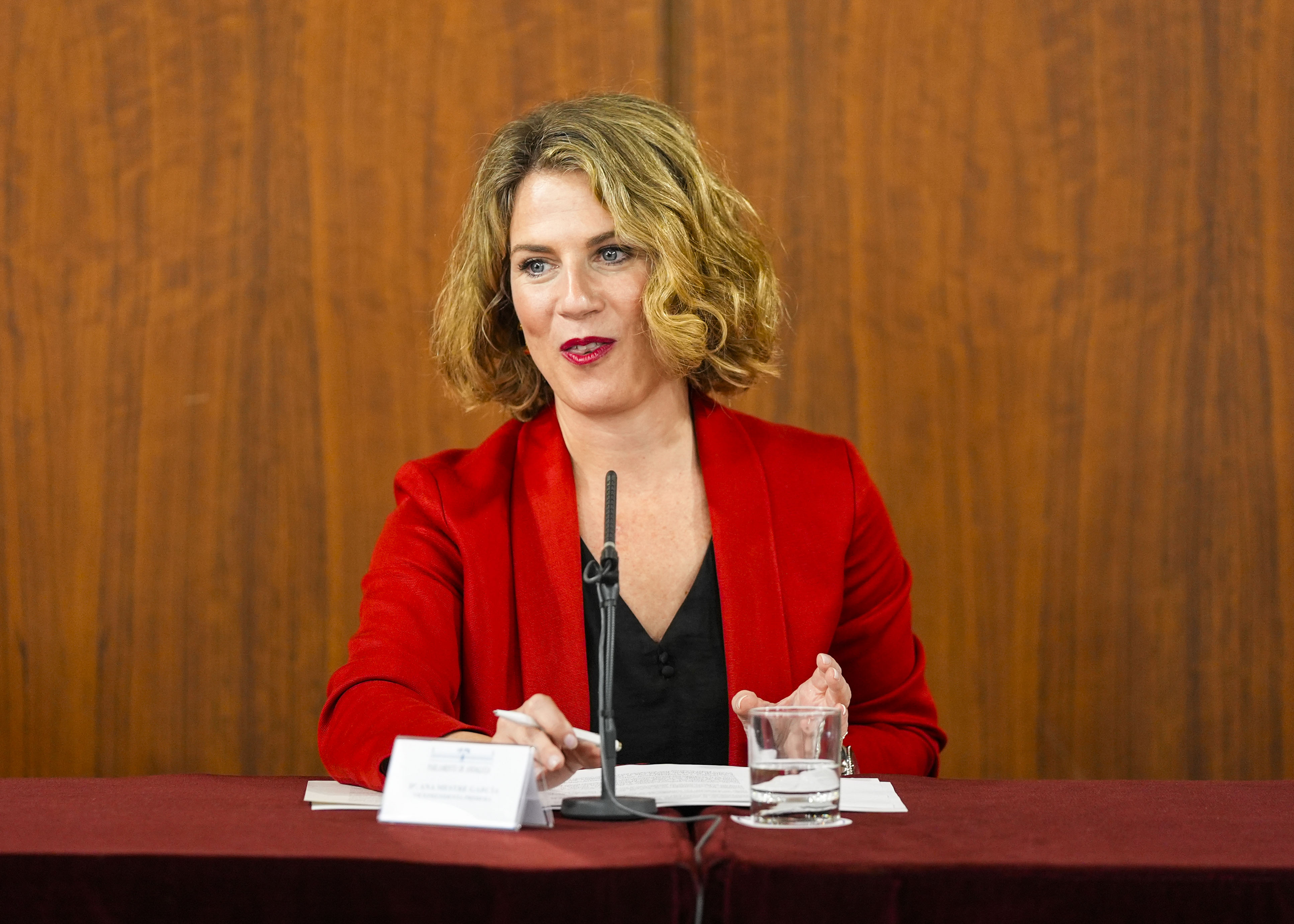  La vicepresidenta primera de la Cámara, Ana Mestre, preside el acto por el Día Nacional de la Epilepsia 