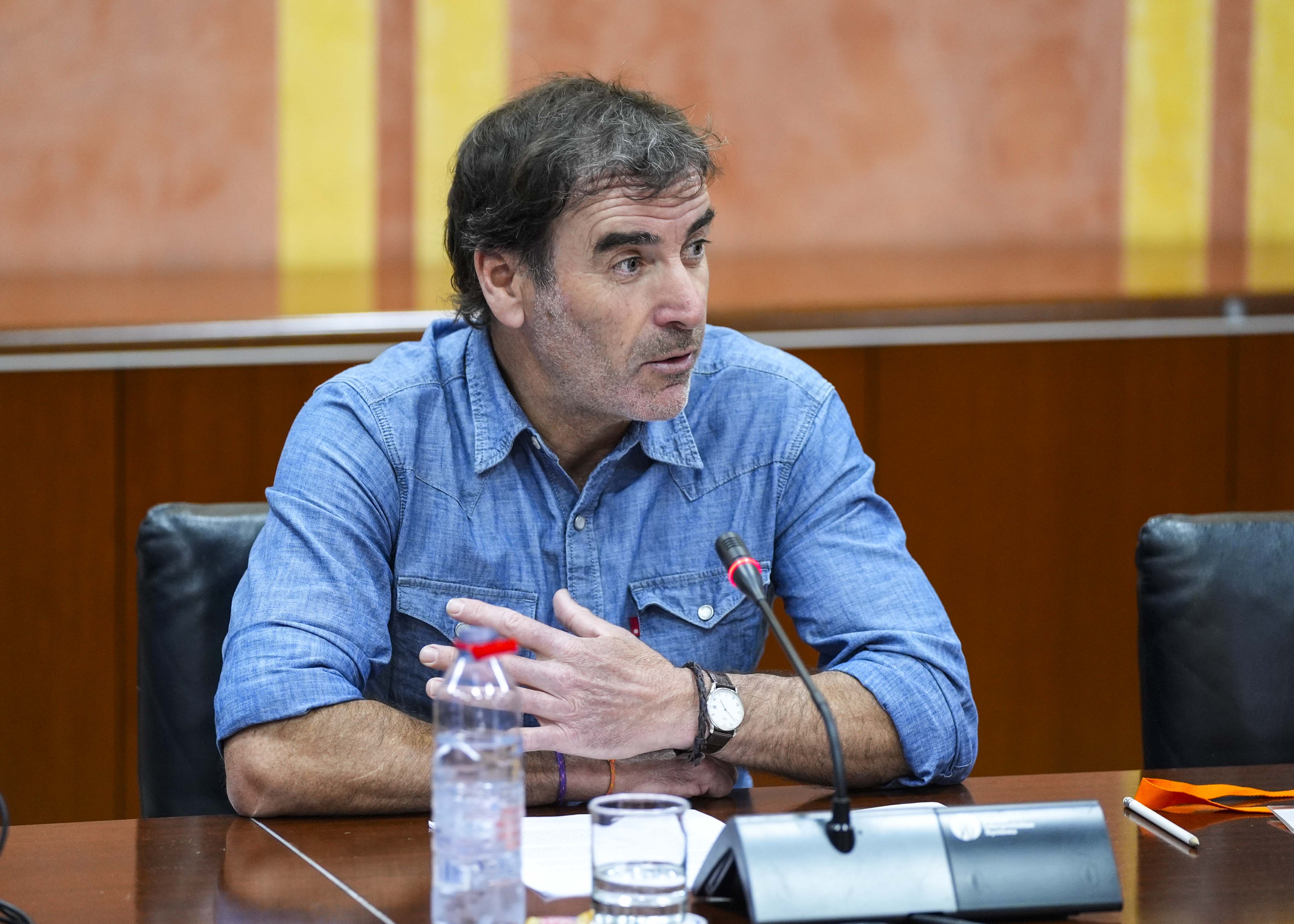 Fernando Rodrguez, delegado de la Fundacin Educo en Andaluca, realiza sus aportaciones sobre el tema 