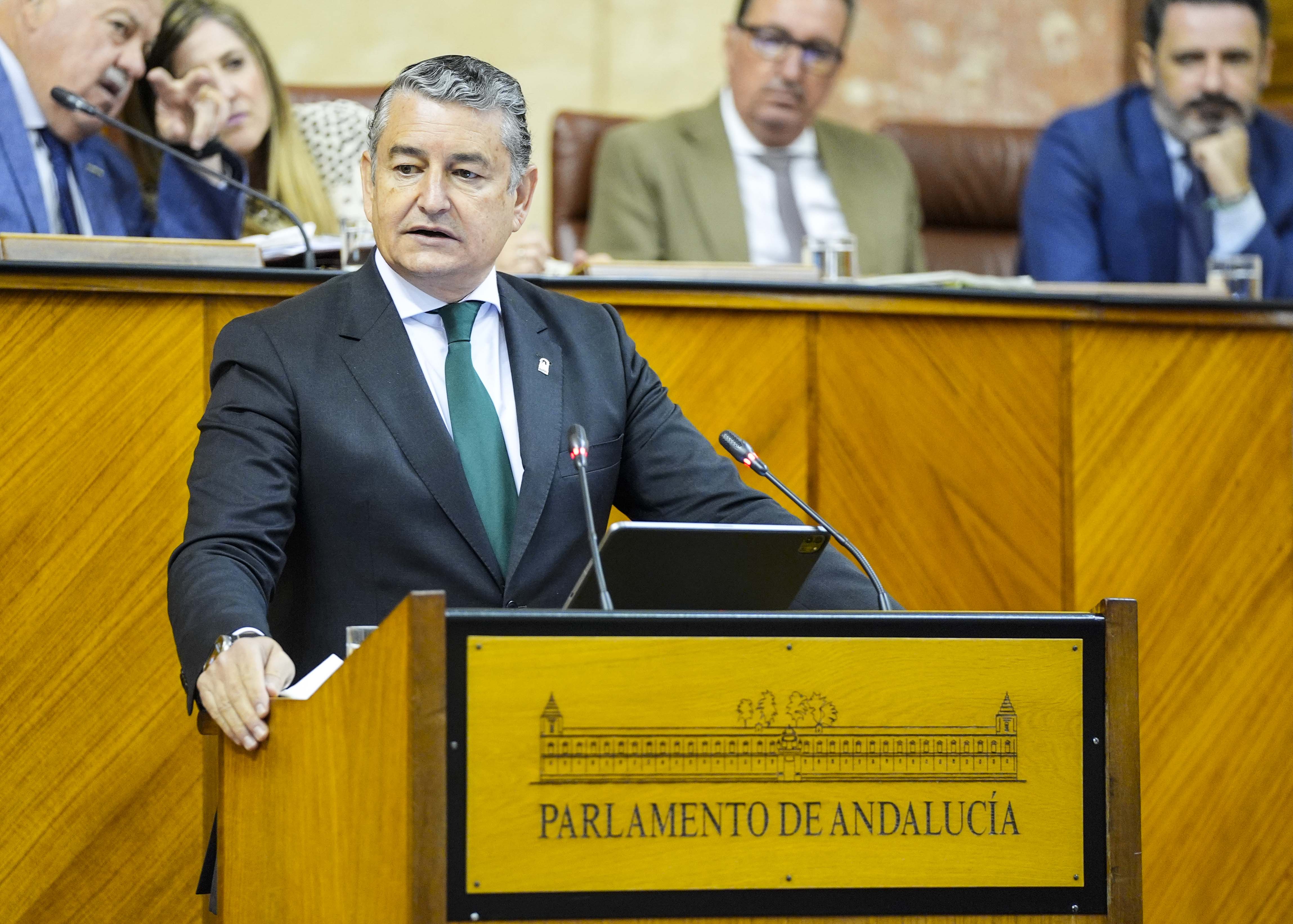  El consejero de la Presidencia, Antonio Sanz, se dirige al Pleno para solicitar la convalidacin del Decreto Ley 5/2024, de 21 de mayo