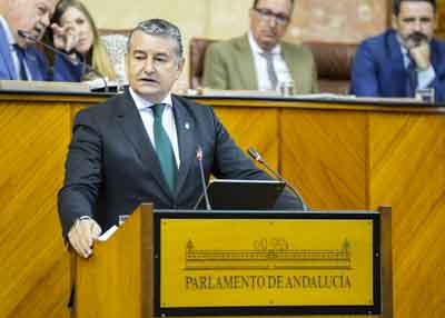  El consejero de la Presidencia, Antonio Sanz, se dirige al Pleno para solicitar la convalidacin del Decreto Ley 5/2024, de 21 de mayo