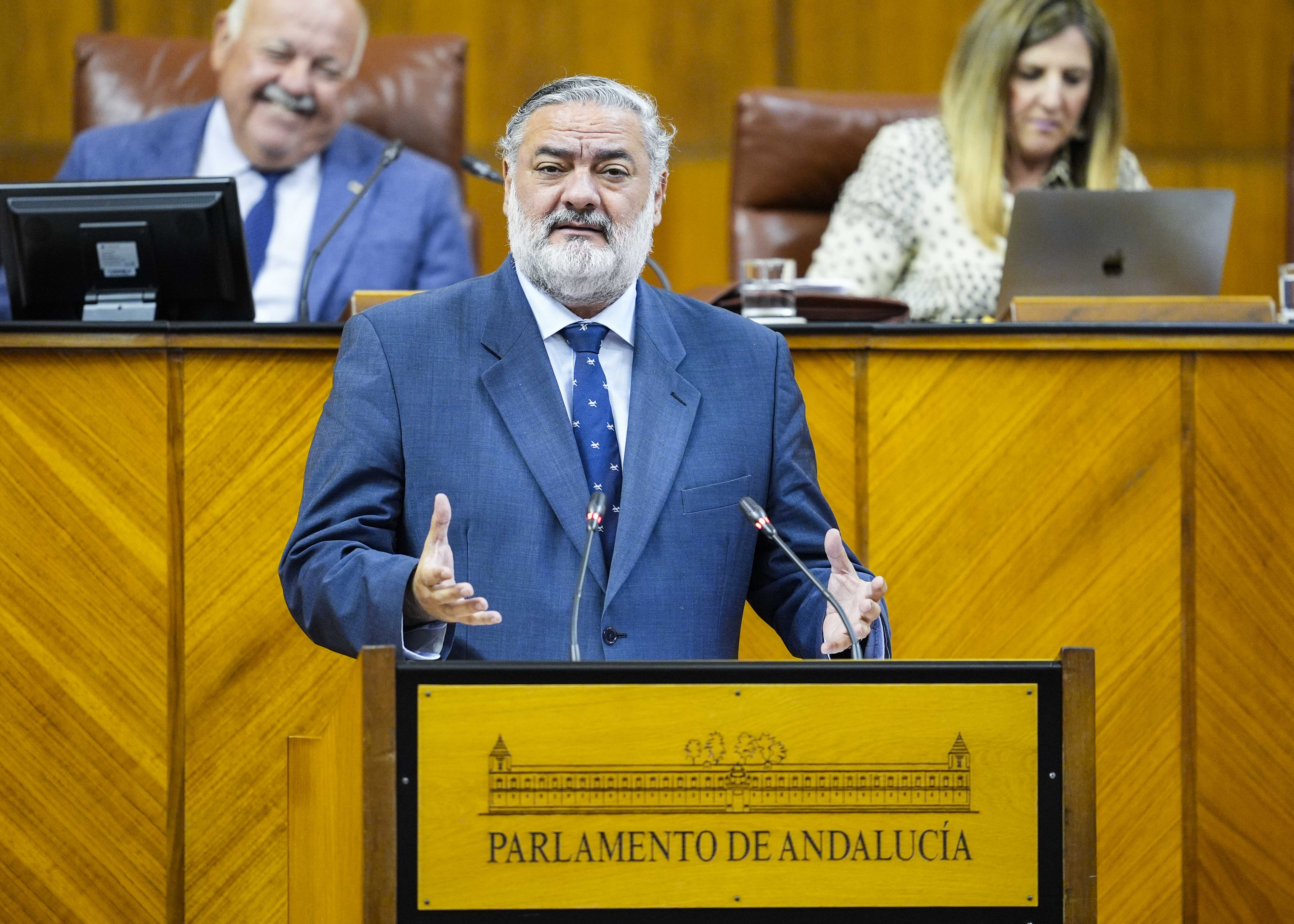 Por el Grupo Popular interviene en el debate del decreto ley el diputado Pablo Garca  