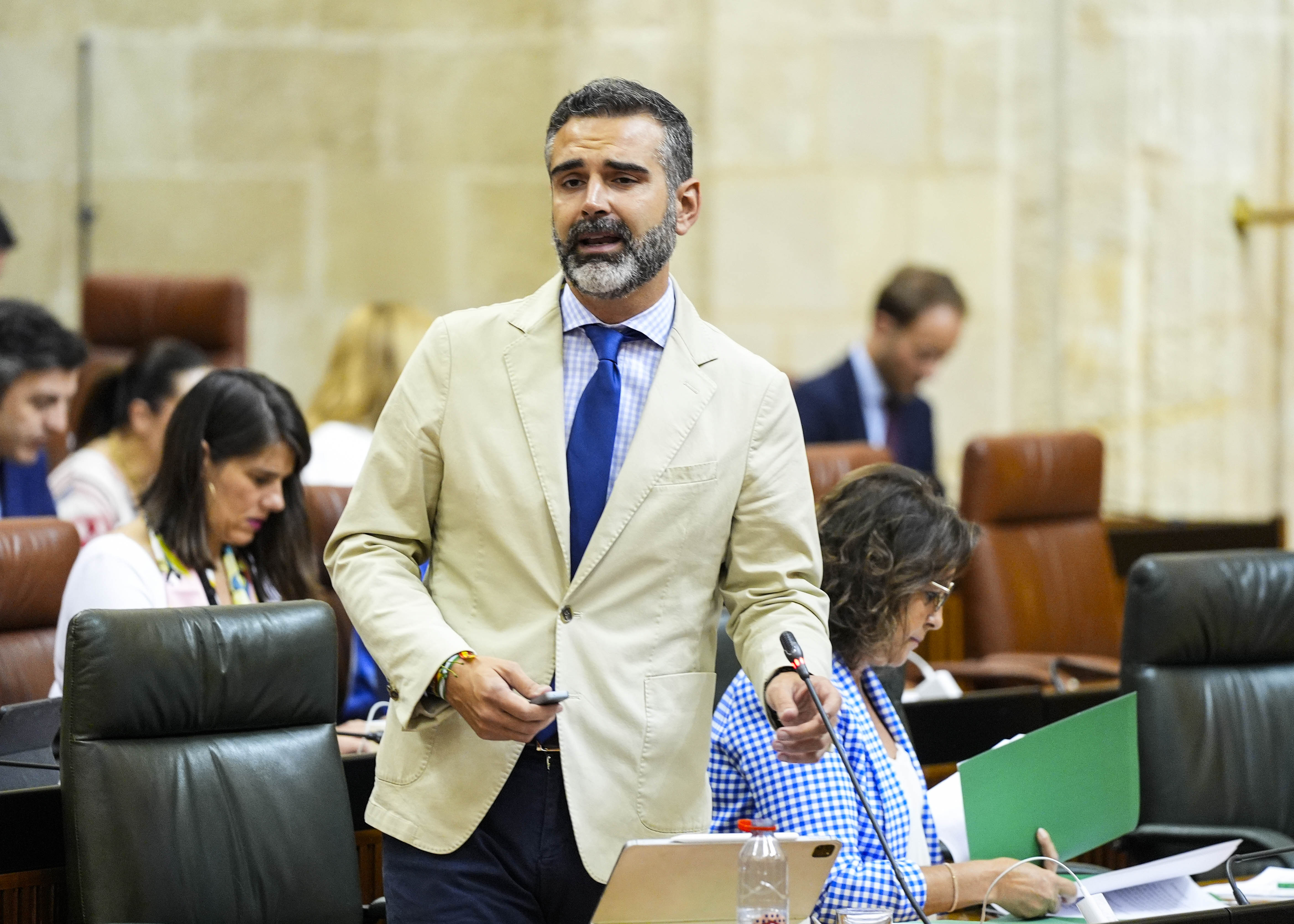 Ramn Fernndez-Pacheco, consejero en suplencia de Agricultura, contesta a la pregunta 