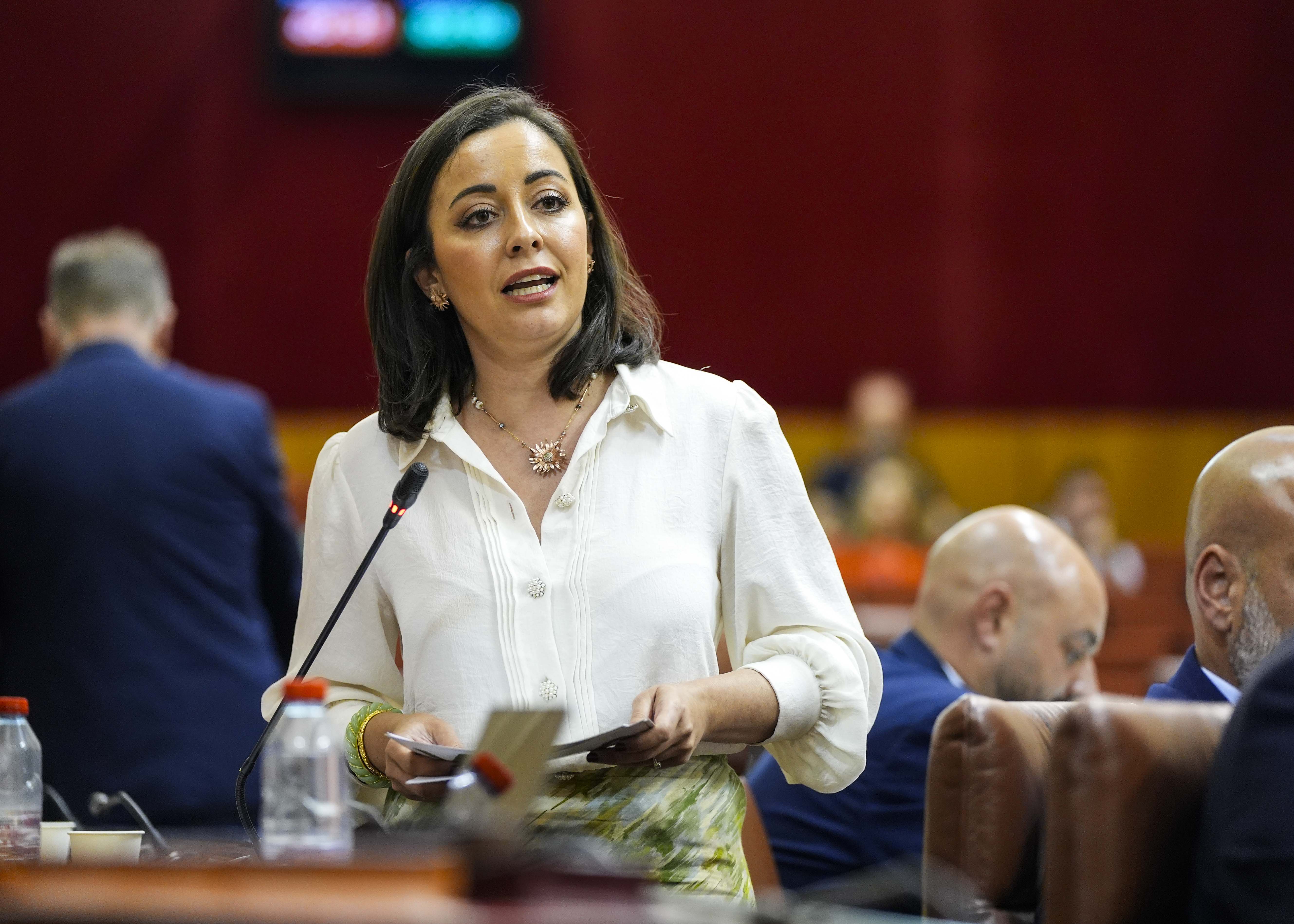  Por el Grupo Vox, Mara Mercedes Rodrguez se interesa por la proteccin a la infancia 
