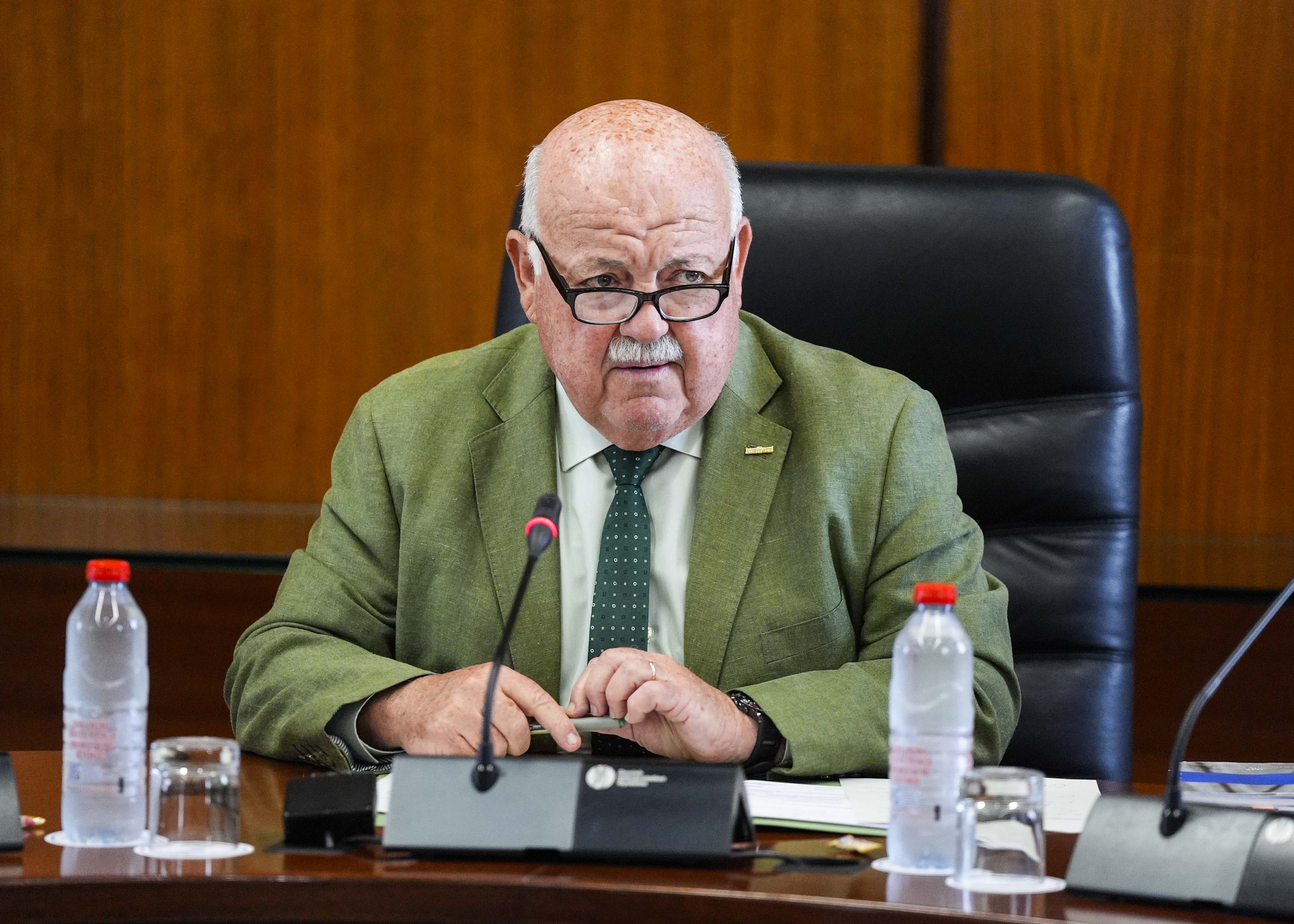 Jess Aguirre, presidente de la Cmara, inicia la sesin de la Junta de Portavoces 