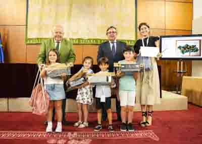   Accsit en la categora de Infantil y primer ciclo de Primaria para "Hot days in Andaluca", obra colectiva del alumnado de 1. de Educacin Primaria del colegio de Educacin Infantil y Primaria Vicente Aleixandre de La Algaba (Sevilla) 