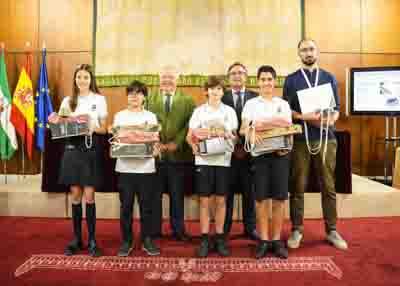  Accsit en la categora de Educacin Secundaria Obligatoria y de Rgimen Especial para "Jan tiene un buen fsico. Vrtices geodsicos de la provincia", obra colectiva realizada por alumnado de 1. de Enseanza Secundaria Obligatoria, del colegio Cristo Rey de Alcal la Real (Jan) 