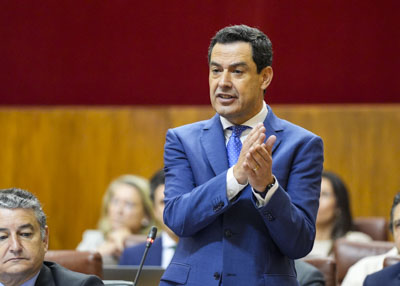 El presidente de la Junta de Andaluca, Juan Manuel Moreno, durante la sesin de control al Gobierno 