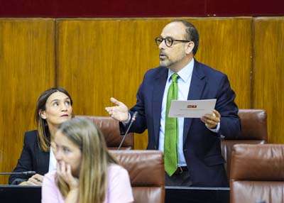   El diputado socialista Antonio Ruiz pregunta sobre el plan de infraestructuras universitarias
