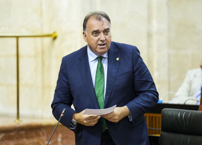Arturo Bernal, consejero de Turismo, Cultura y Deporte, responde al tema de su competencia 