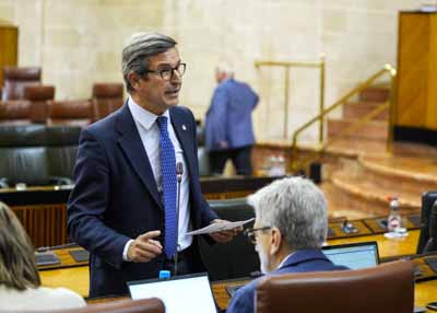  Jorge Paradela, consejero de Industria, Energa y Minas, responde a la cuestin planteada