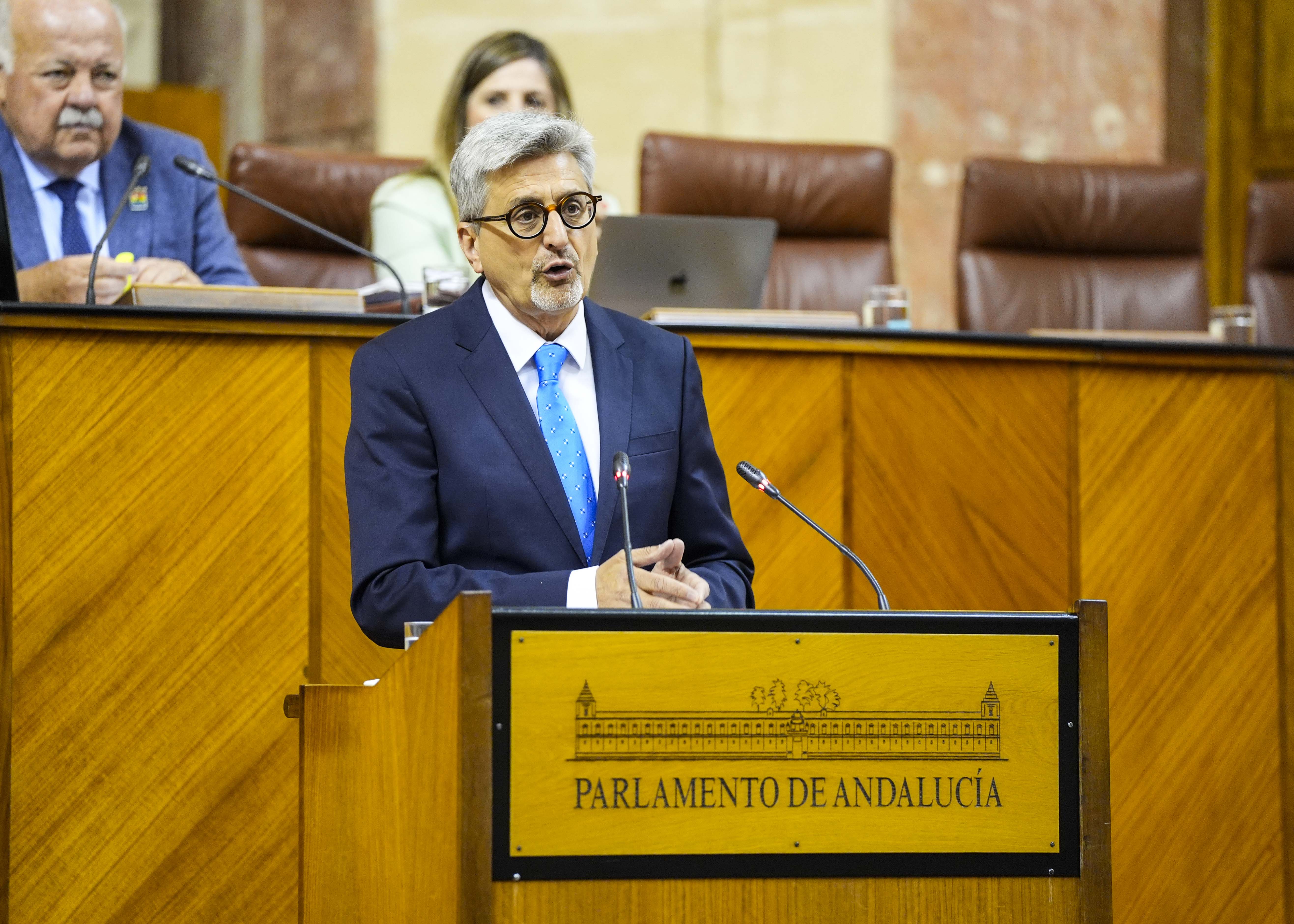  Jos Aurelio Aguilar, del G.P. Socialista, presenta una mocin relativa a las polticas de lucha contra la desinformacin, de impulso democrtico y buen gobierno 