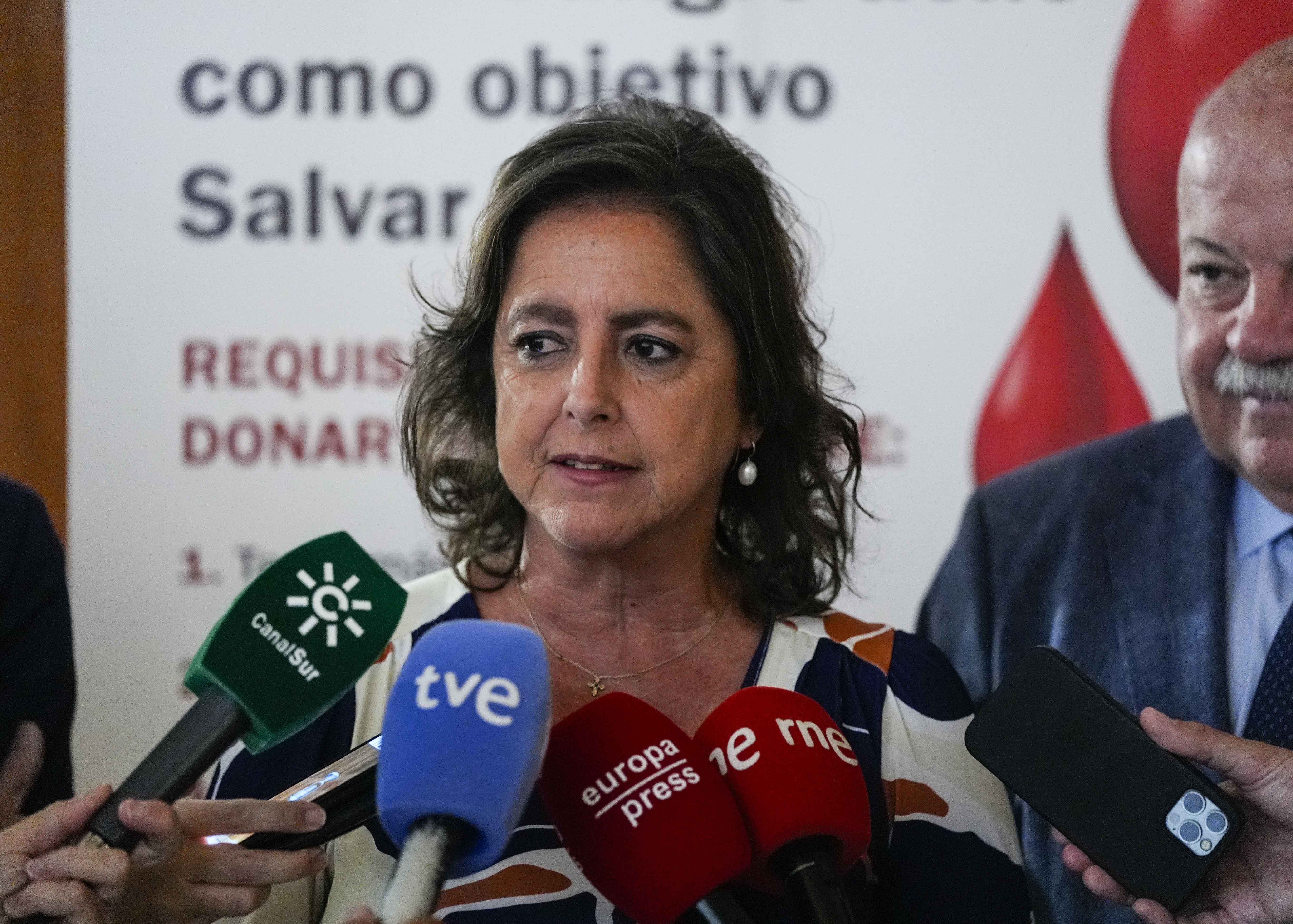 La consejera de Salud, Catalina Garca, antes de la campaa de donacin 