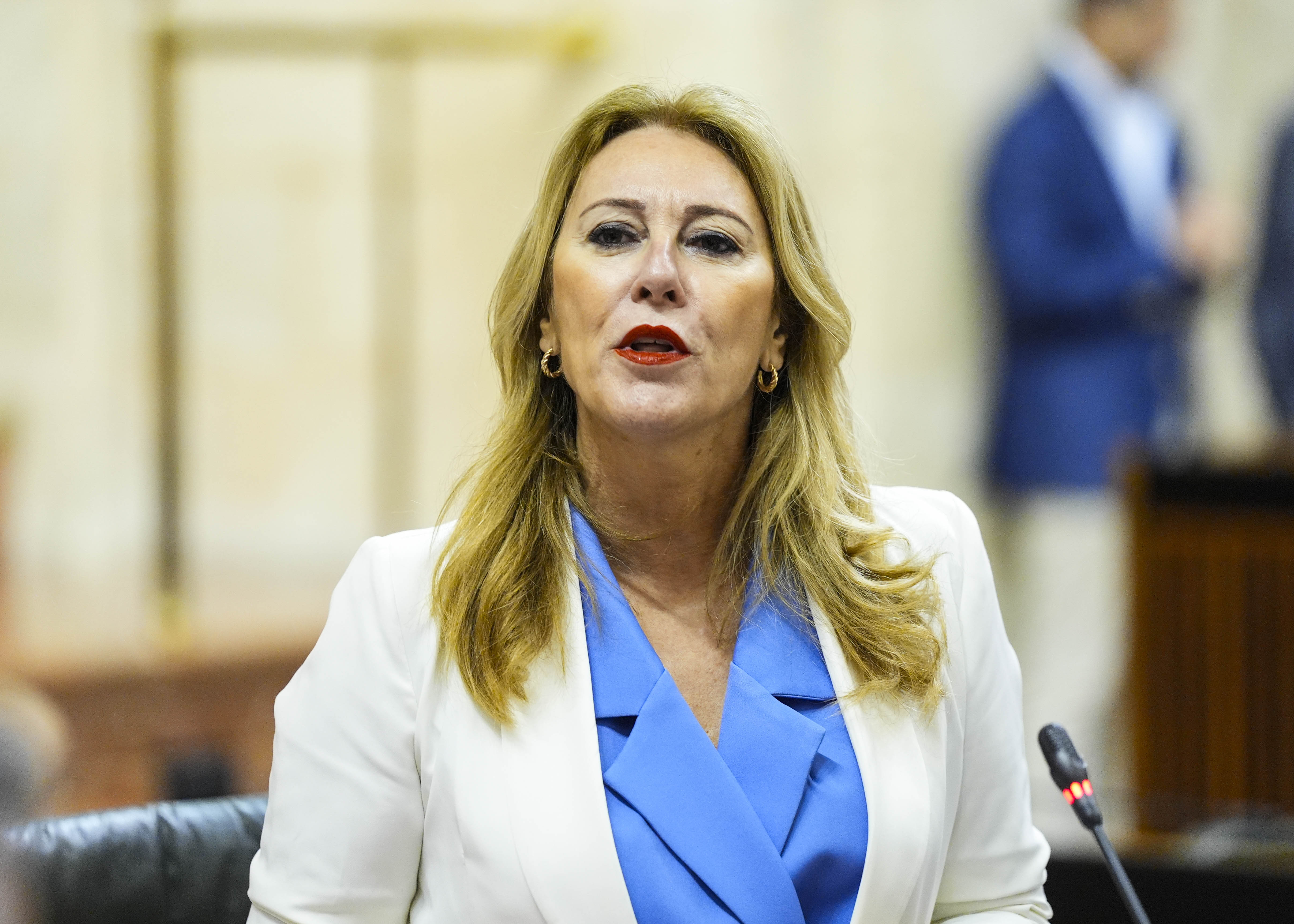 Carolina Espaa, consejera de Economa, Hacienda y Fondos Europeos, le responde 