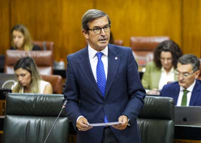Jorge Paradela, consejero de Industria, Energa y Minas, responde a la cuestin planteada 