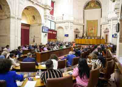 El Pleno del Parlamento de Andaluca durante una de las votaciones que se han producido en la tarde de hoy