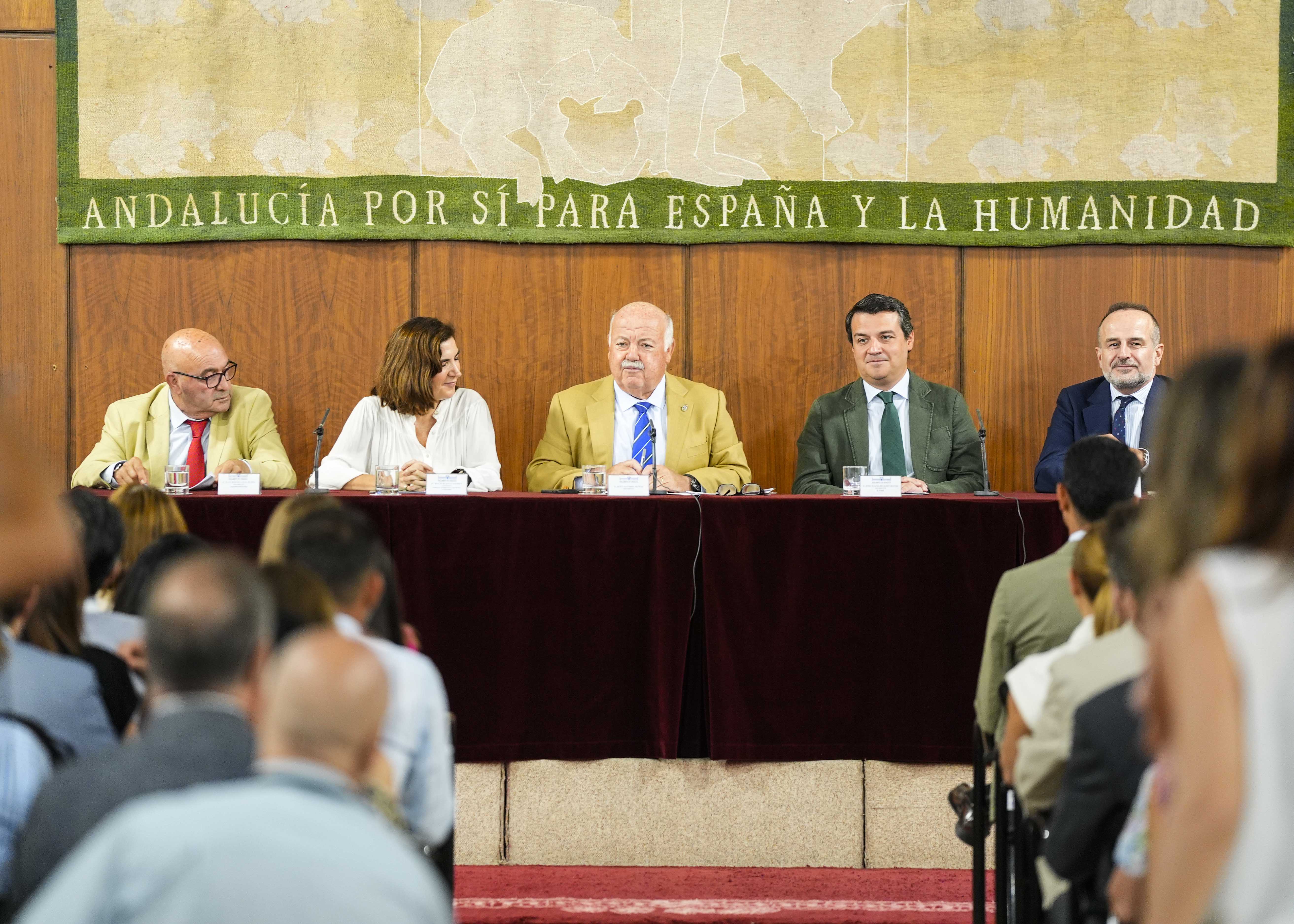  El presidente del Parlamento, Jess Aguirre, preside la presentacin de la jornada