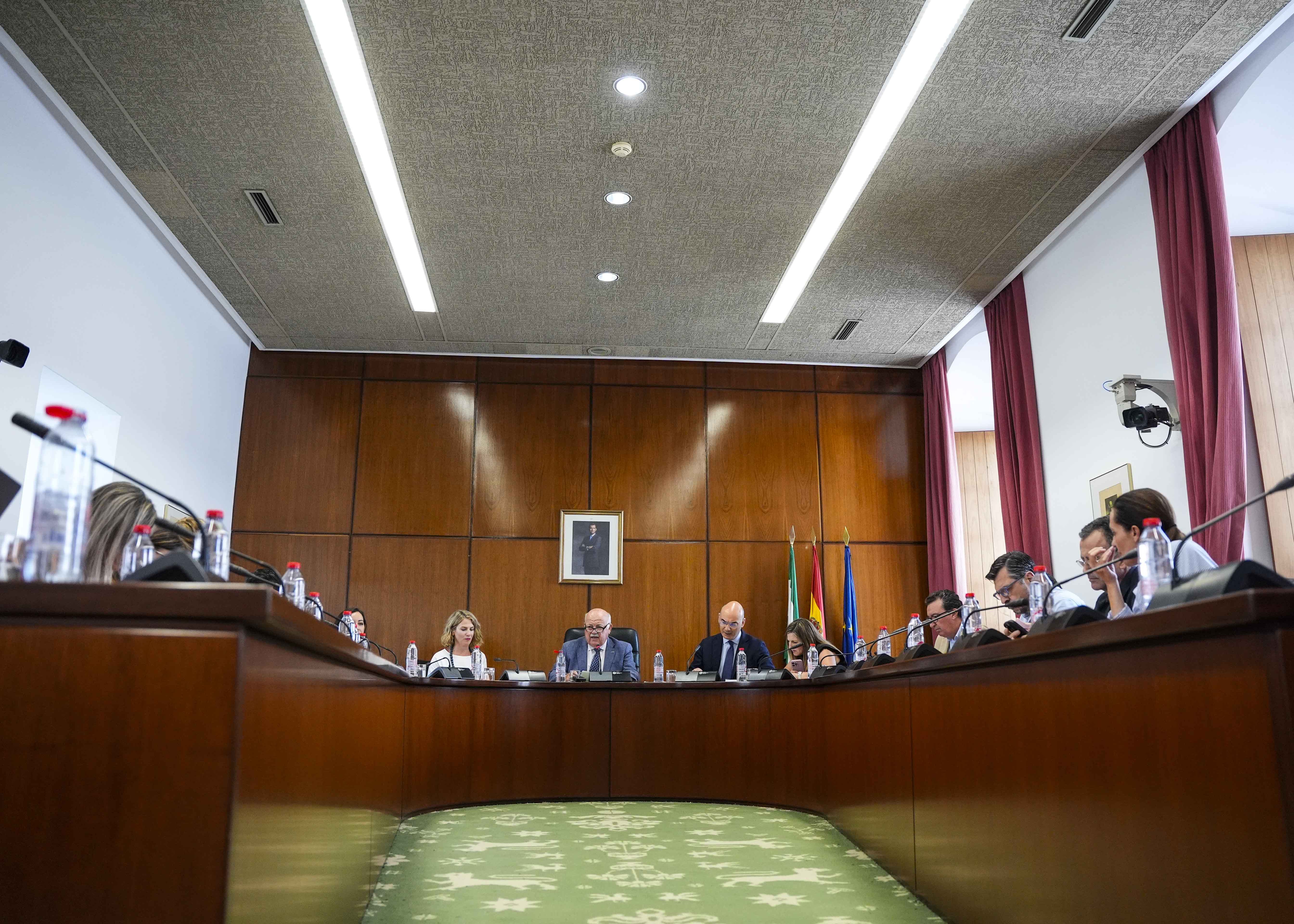  La Junta de Portavoces, reunida hoy, ha aprobado el orden del da de la prxima sesin plenaria 
