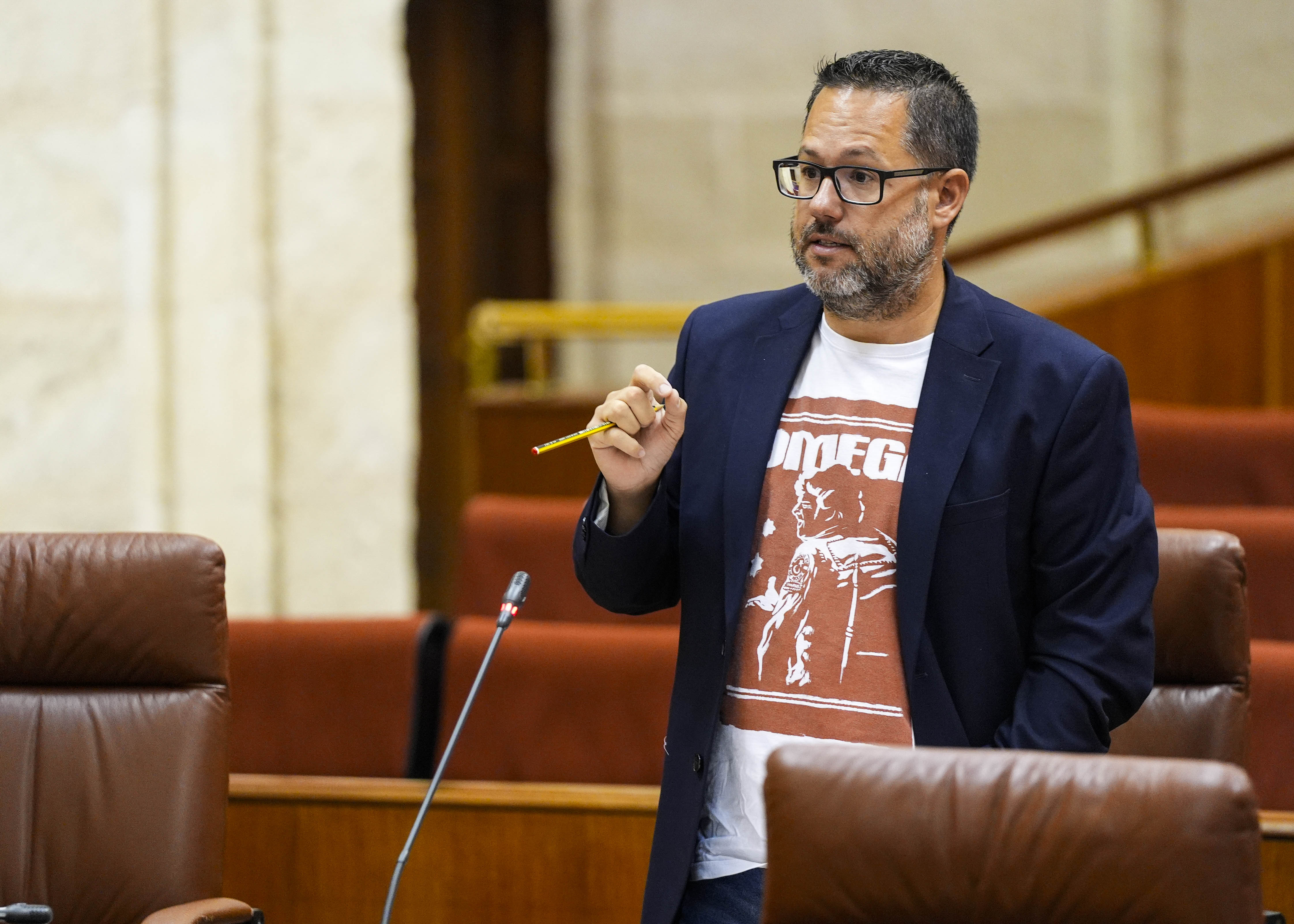 Jos Ignacio Garca, portavoz del Grupo Mixto-Adelante Andaluca, realiza una pregunta relativa a las viviendas de Cerro del Moro 
