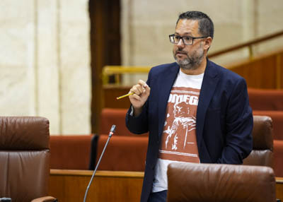 Jos Ignacio Garca, portavoz del Grupo Mixto-Adelante Andaluca, realiza una pregunta relativa a las viviendas de Cerro del Moro 