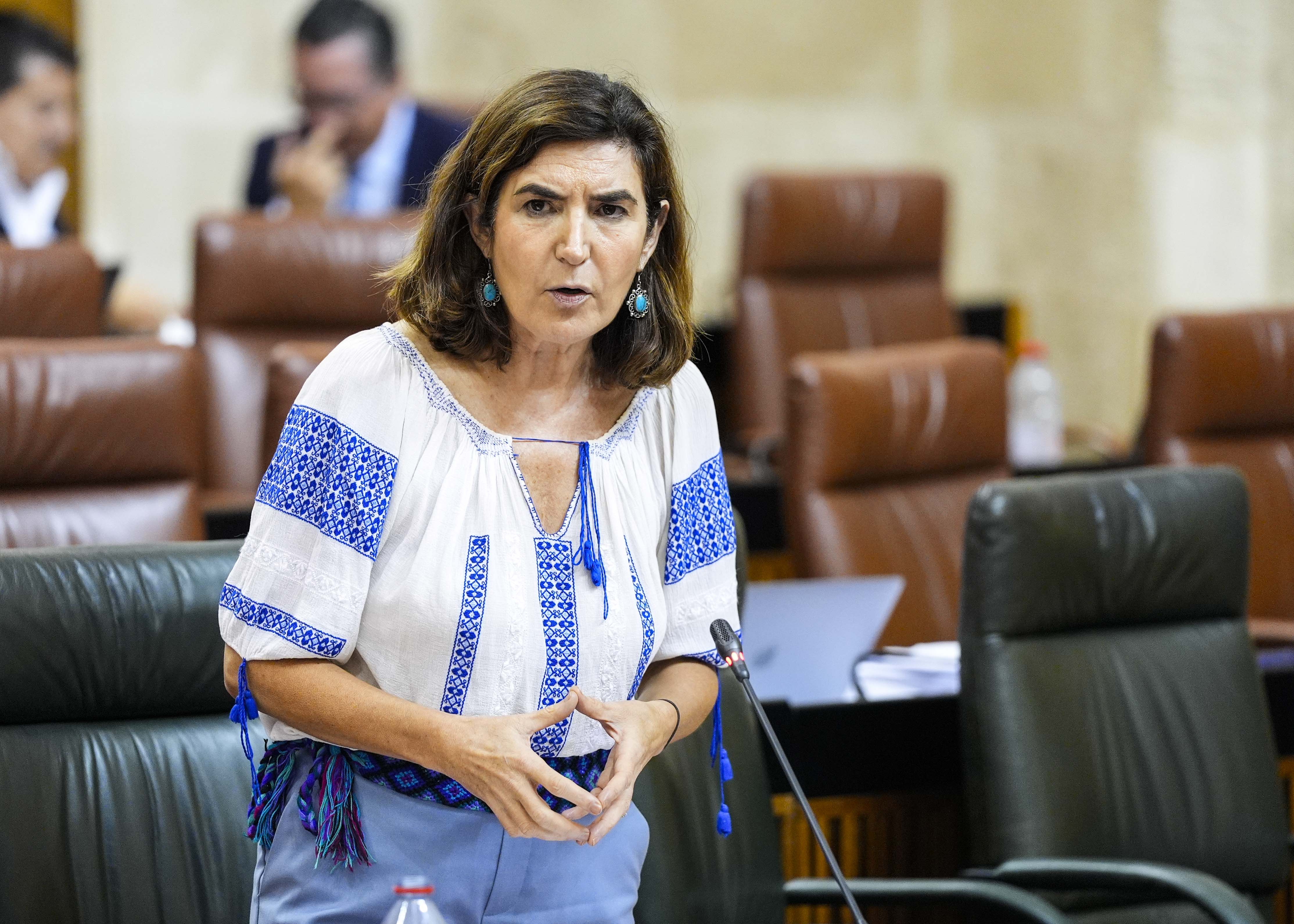 La consejera de Empleo, Empresa y Trabajo Autnomo, Roco Blanco, responde a la cuestin de su competencia 