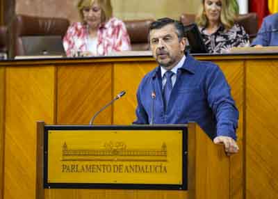  Antonio Martn, portavoz del G.P. Popular, solicita la toma en consideracin de la proposicin de ley relativa a participacin institucional de las organizaciones sindicales y empresariales ms representativas de la Comunidad Autnoma 