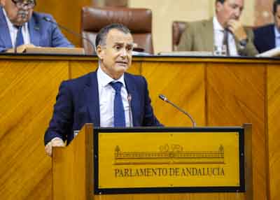 Pablo Jos Venzal, portavoz adjunto del Grupo Popular, cierra con su intervencin el debate de toma en consideracin de la proposicin de ley 