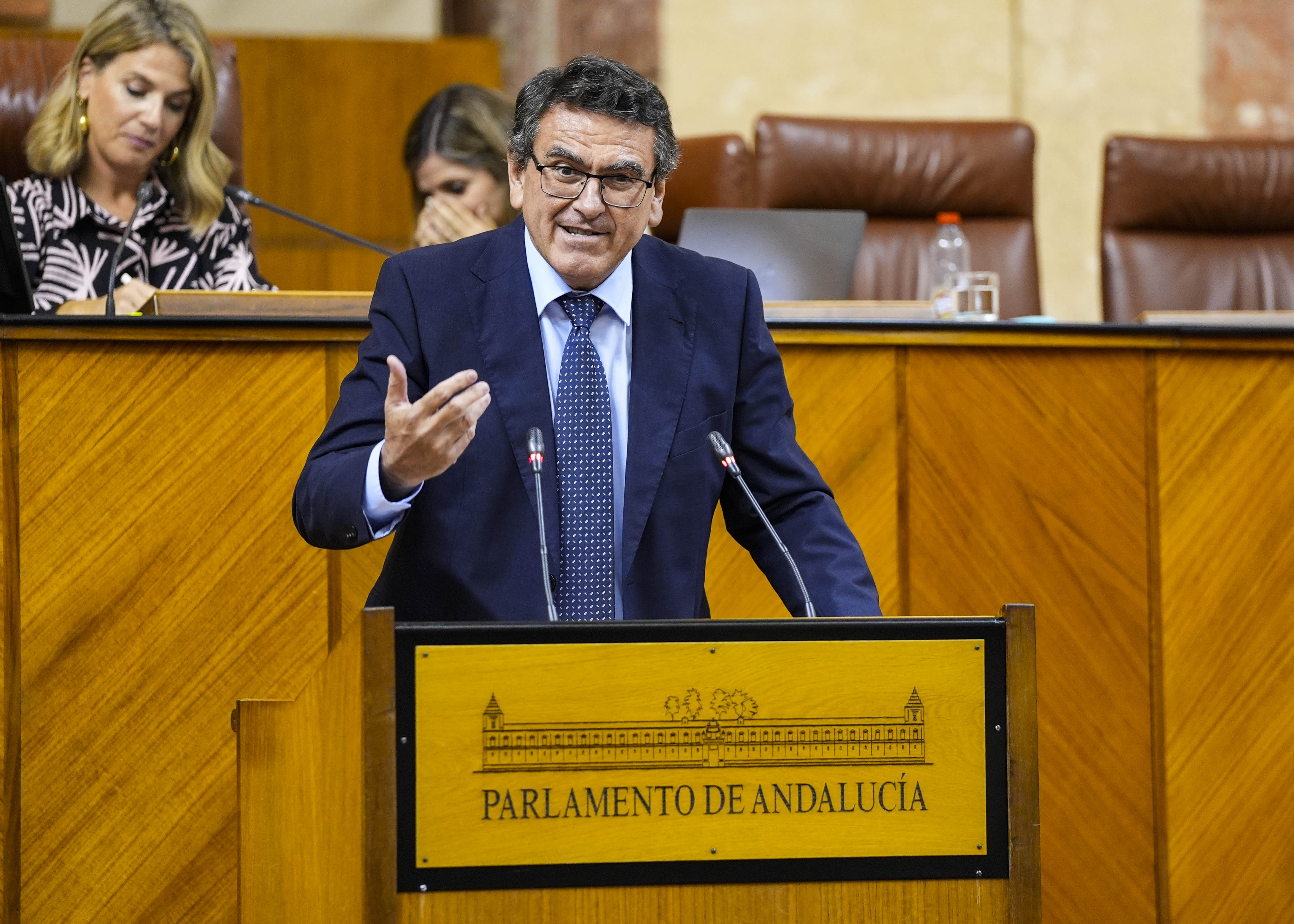 Por el G.P. Vox en Andaluca el diputado Rafael Segovia defiende una interpelacin relativa a poltica general en materia sanitaria