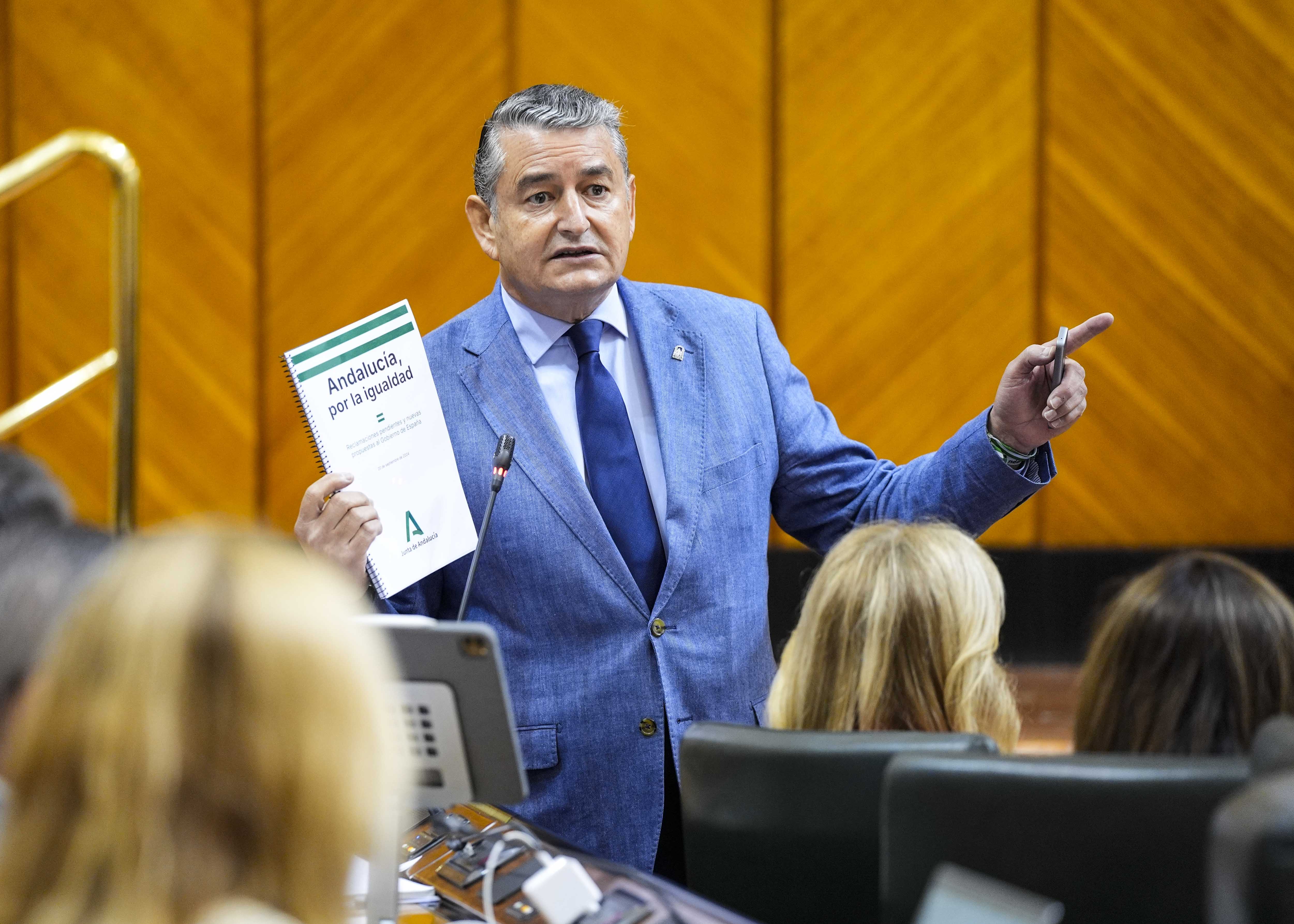  Antonio Sanz, consejero de la Presidencia, Interior, Dilogo Social y Simplificacin Administrativa, responde 