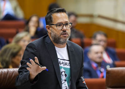   El portavoz del G.P. Mixto-Adelante Andaluca, Jos Ignacio Garca, pregunta a la consejera de Desarrollo Educativo sobre los maestros de Pedagoga Teraputica  